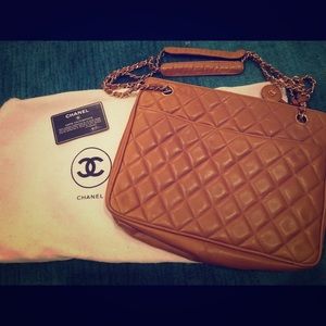 VINTAGE CHANEL Quilted Chain Leather Tote Bag
